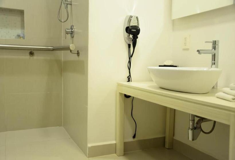 身障者適用キングサイズベッドルーム, Holiday Inn Express Pachuca, An Ihg