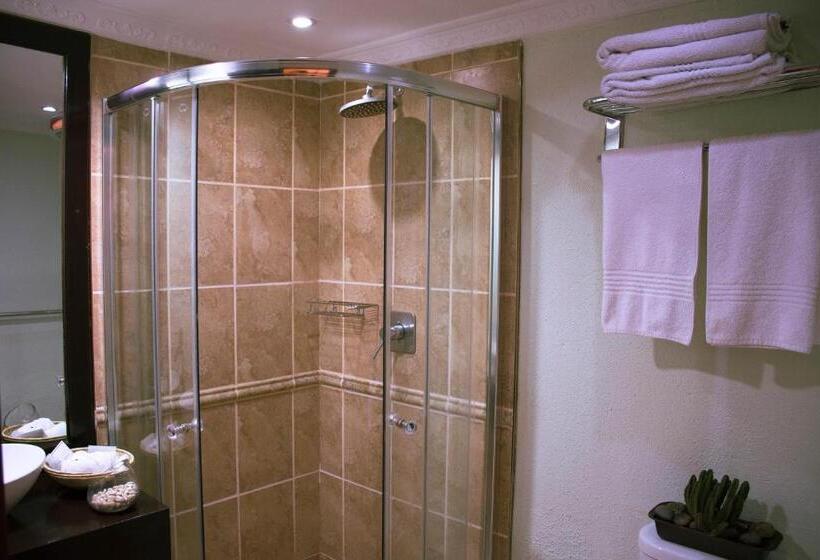 Трехместный Номер Deluxe, Zawadi House Lodge