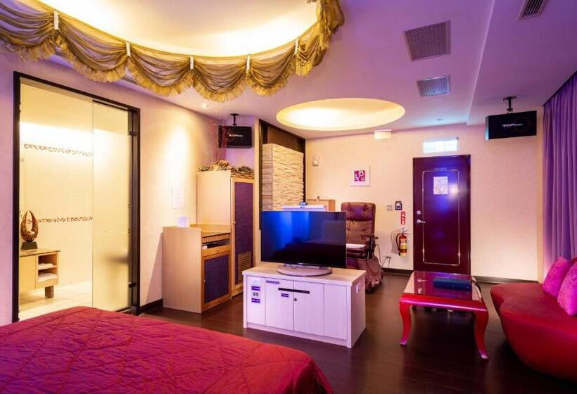 اتاق لوکس, Only Love Motel