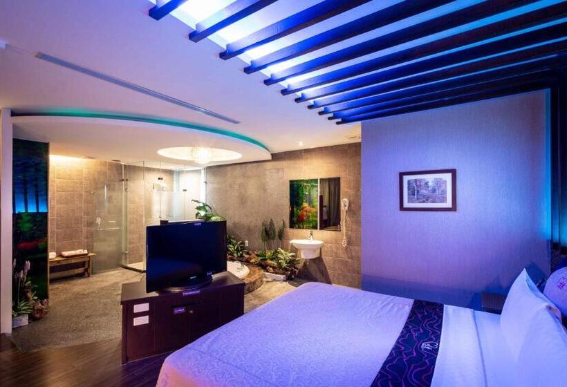 اتاق لوکس, Only Love Motel