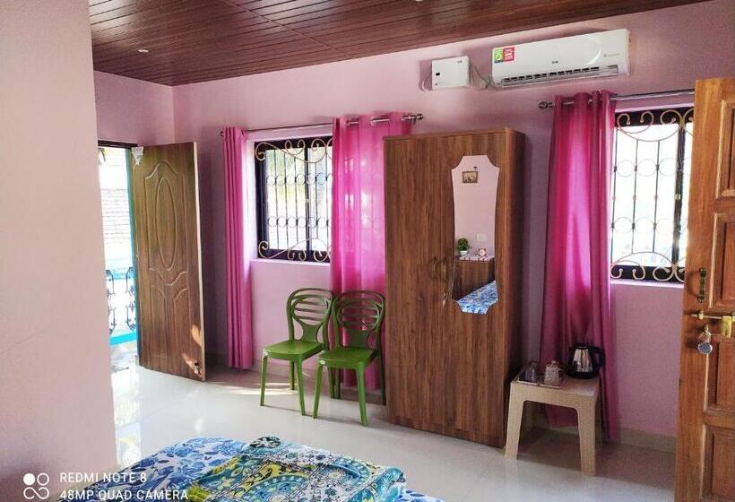 Quarto Deluxe com Sacada, Noel Guest House