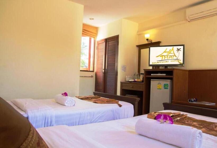 Quarto Estandar, Hathai House