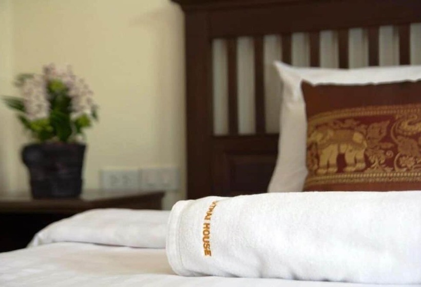 Quarto Estandar, Hathai House