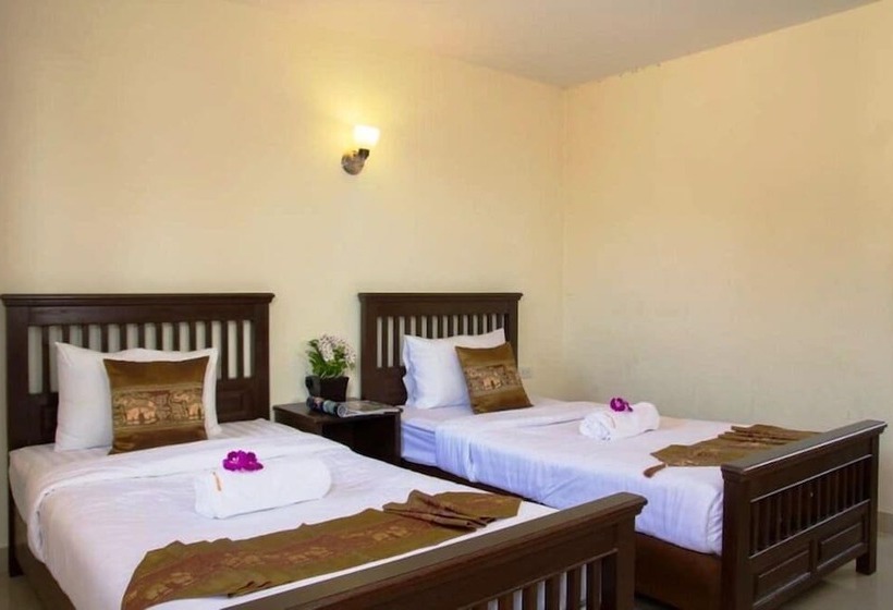 Quarto Estandar, Hathai House