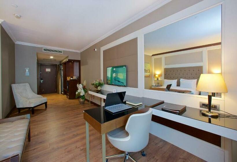 Deluxe Room, Ramada By Wyndham Istanbul Merter