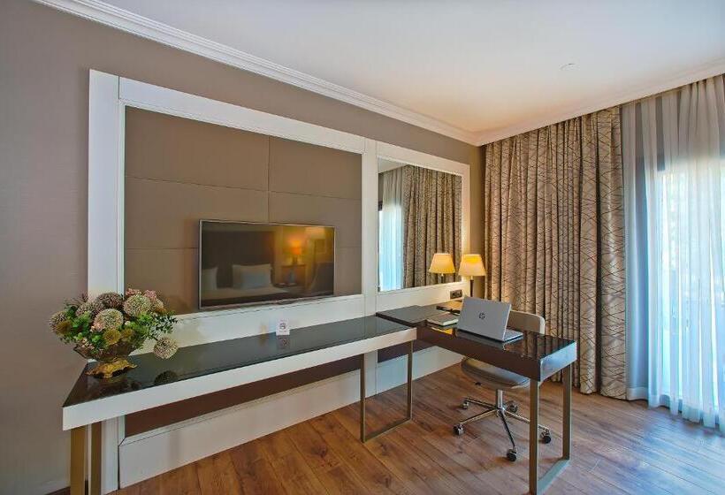 Deluxe Room, Ramada By Wyndham Istanbul Merter