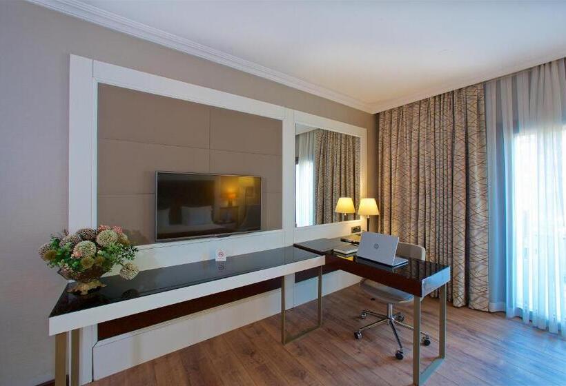 Deluxe Room King Size Bed, Ramada By Wyndham Istanbul Merter