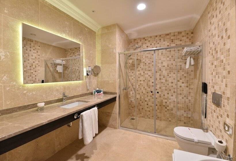 Junior Suite, Ramada By Wyndham Istanbul Merter