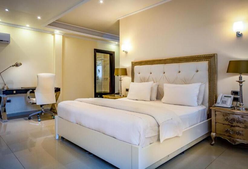수피리어 스위트, The Country Lodge