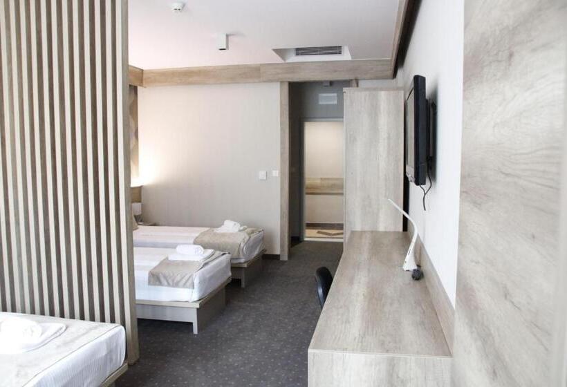 اتاق خانوادگی, Student Hotel Mostar