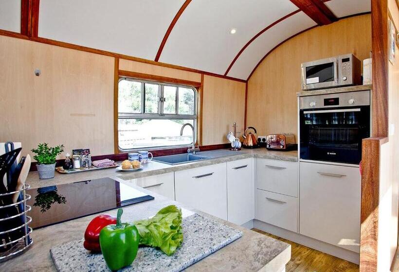 Дом 3 Спальни, Brunel Boutique Holiday Park