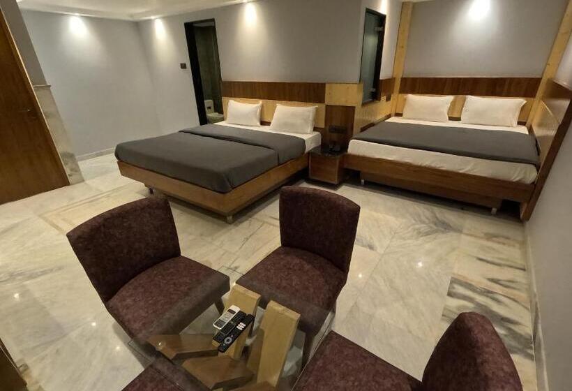 اتاق لوکس سه تخته, Cottage Yes Please   New Delhi