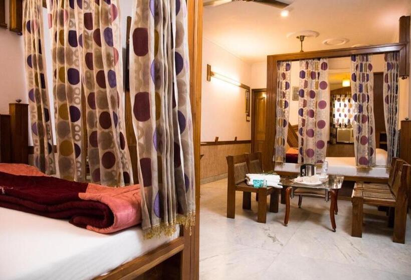 اتاق خانوادگی, Cottage Yes Please   New Delhi
