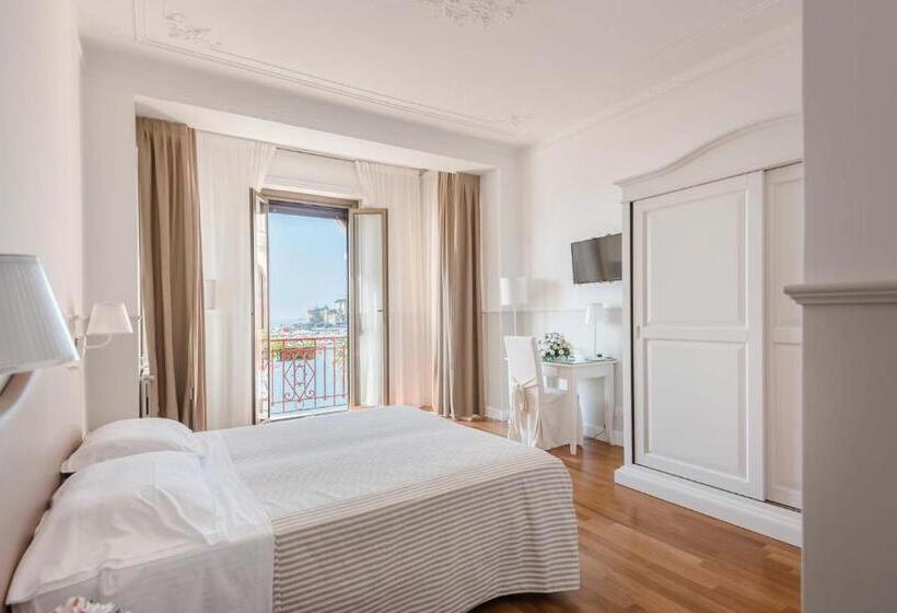 Habitación Triple Estándar Vista Mar, Miramare