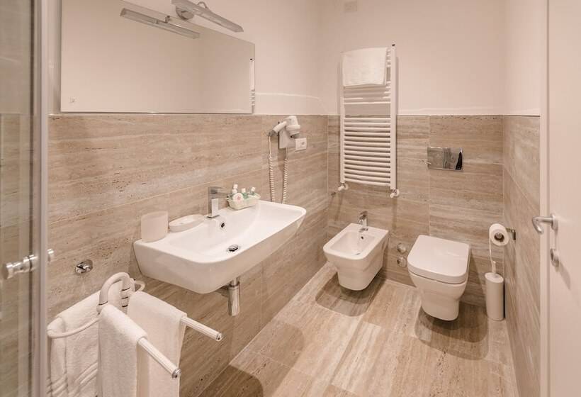 Habitación Triple Estándar Vista Mar, Miramare