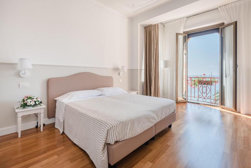 Habitación Triple Estándar Vista Mar, Miramare
