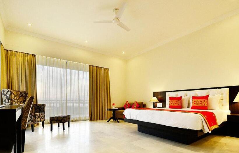 Quarto Deluxe Vista Lago, Tatsaraasa Resort & Spa, Udaipur