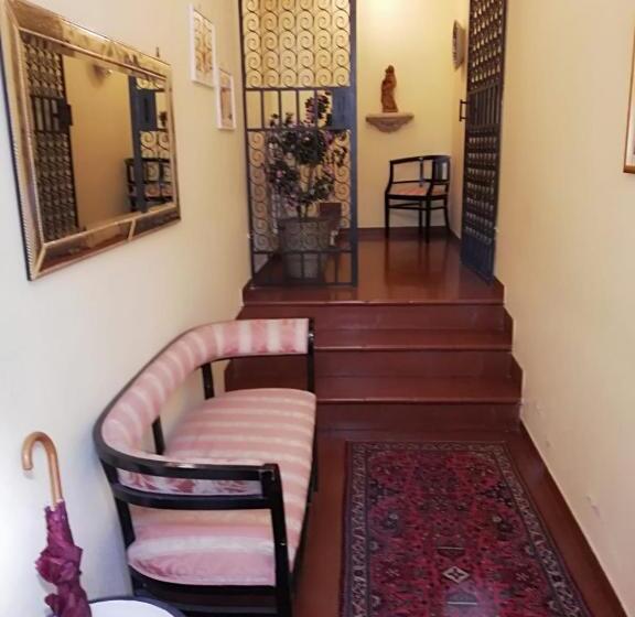 آپارتمان 2 خوابه, La Rosa Townhouse