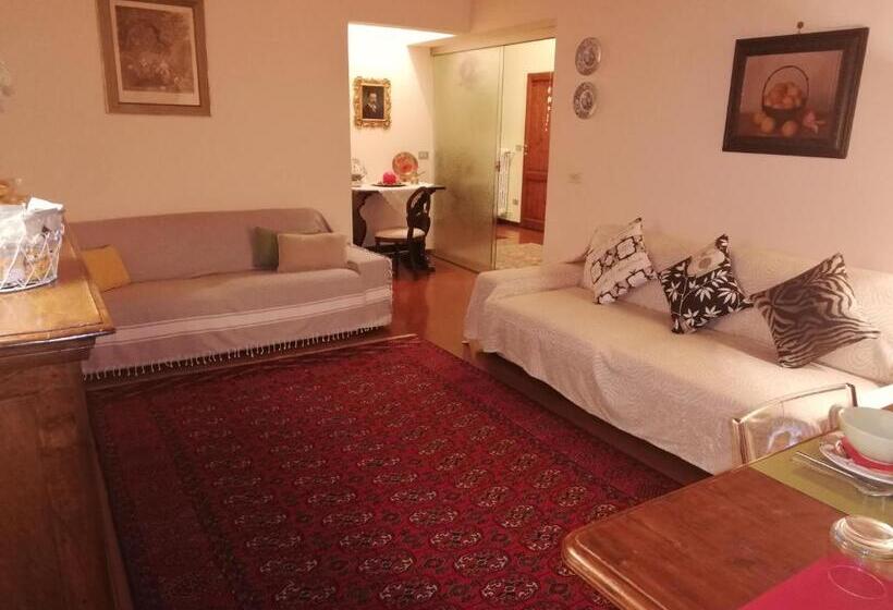 آپارتمان 2 خوابه, La Rosa Townhouse