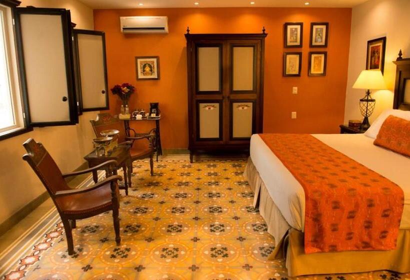 Полулюкс, Grand Hotel Tepatitlán