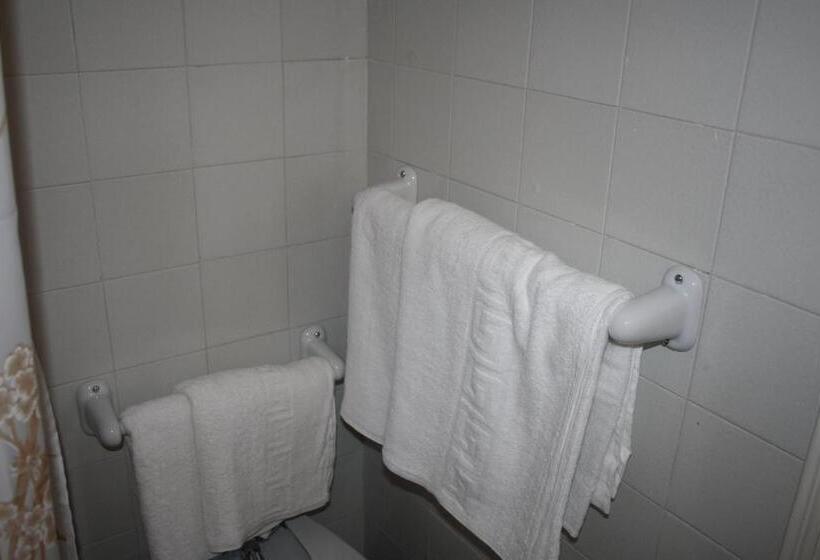 חדר משפחתי, Hostal Isabel Ii