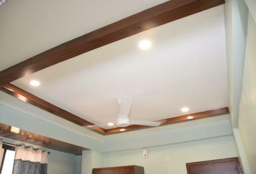 Номер Стандарт, Shankar Residency, Akkalkot