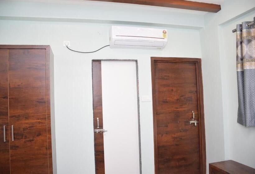 Номер Deluxe, Shankar Residency, Akkalkot