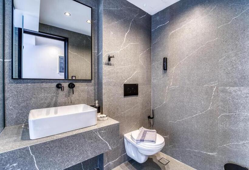 جناح جونيور مطلّ علي البحر, Island Sea Side Hotel   Adults Only