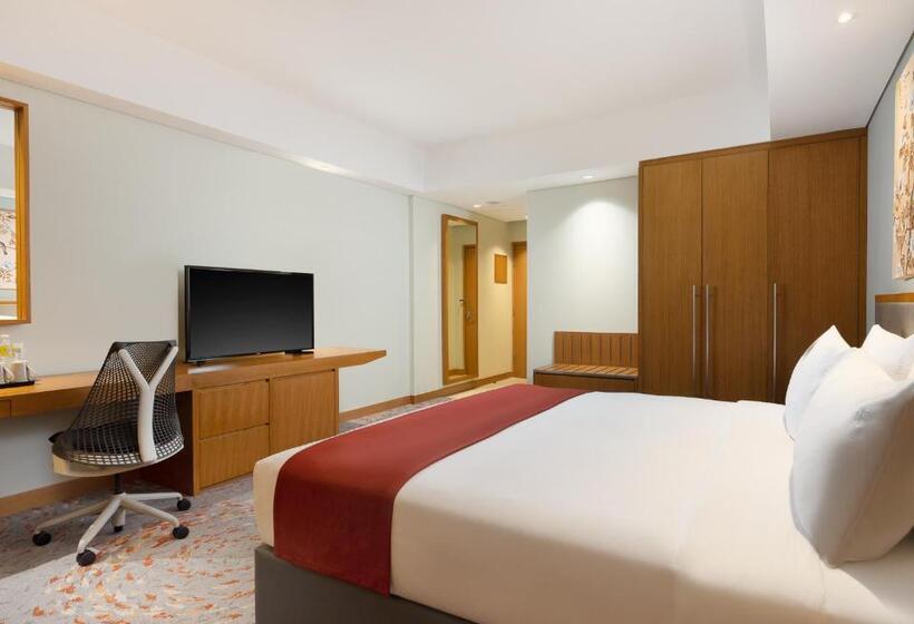 Номер Стандарт Вид на Город, Holiday Inn & Suites Jakarta Gajah Mada, An Ihg