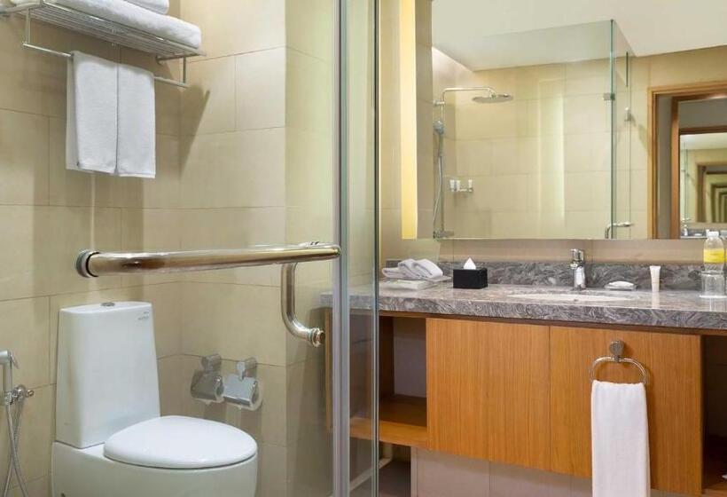 Люкс Кровать Кинг, Holiday Inn & Suites Jakarta Gajah Mada, An Ihg