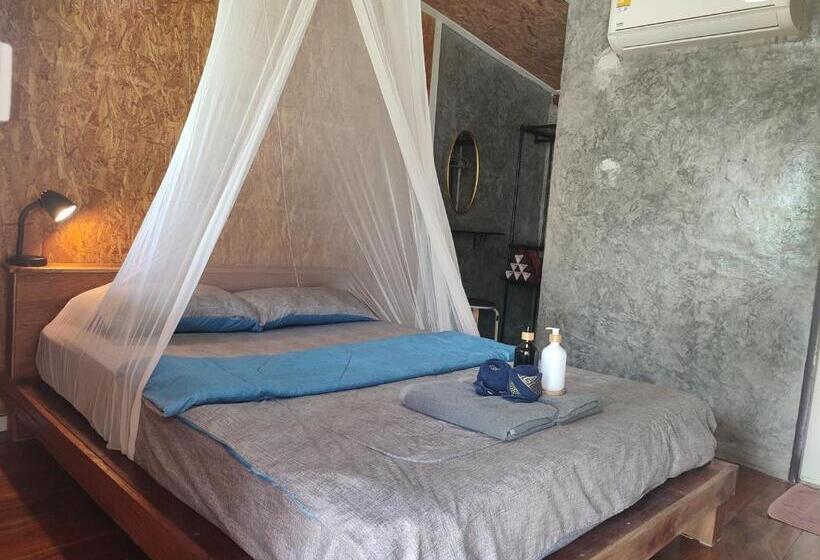 수피리어 방갈로, Our Village Farmstay Kohmook