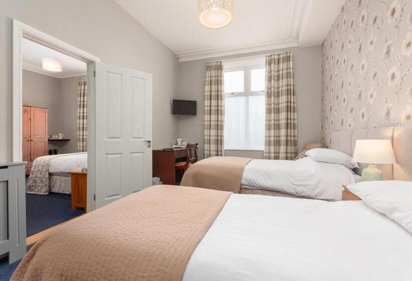 豪华三人间, Ormsgill Inn