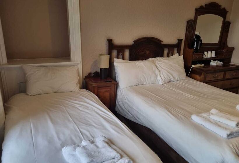 Семейный Номер, The Station Hotel Penrith
