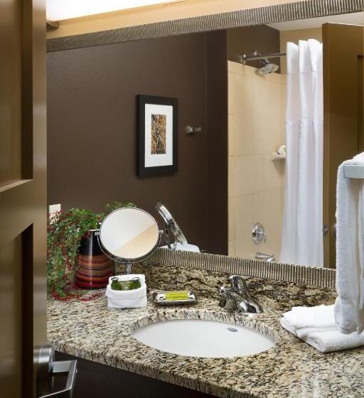 Люкс Кровать Кинг, Clubhouse Hotel & Suites Fargo
