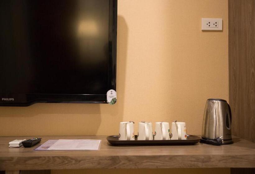 اتاق استاندارد چهار تخته, Botanic Service Room At Impact Muangthongthani   Sha Certified