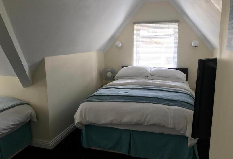 Семейный Номер, Cassandra Guest House