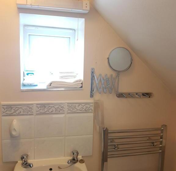 Habitación Estándar Individual, Penryn Guest House, Ensuite Rooms, Free Parking And Free Wifi
