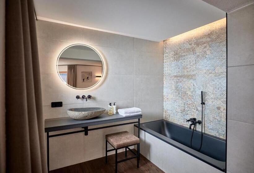 Полулюкс Повышенной Комфортности, Panoramahotel Fliesserhof