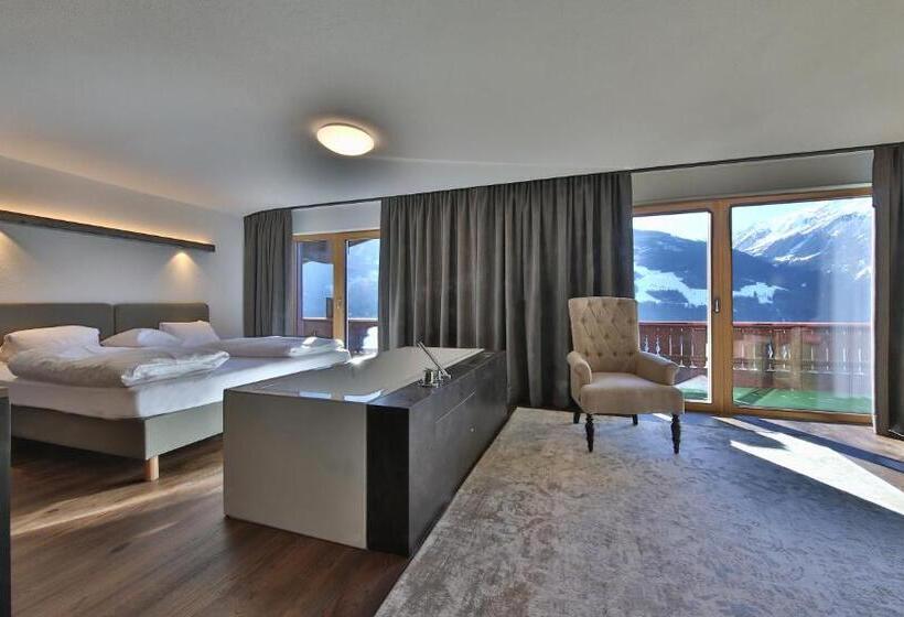 Люкс Вид на Горы, Panoramahotel Fliesserhof