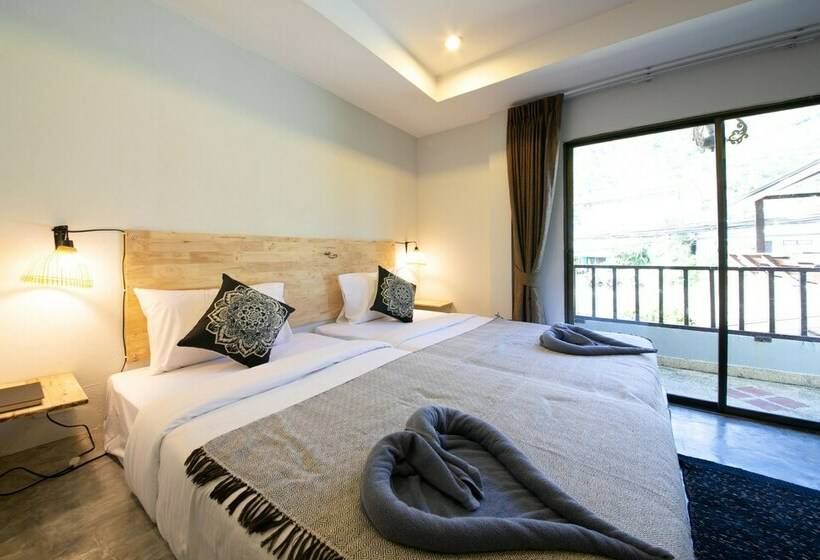 디럭스 룸, Kata Bella Resort