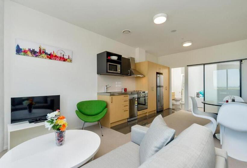 Апартаменты 4 Спальни, Mcentral Apartments Manukau