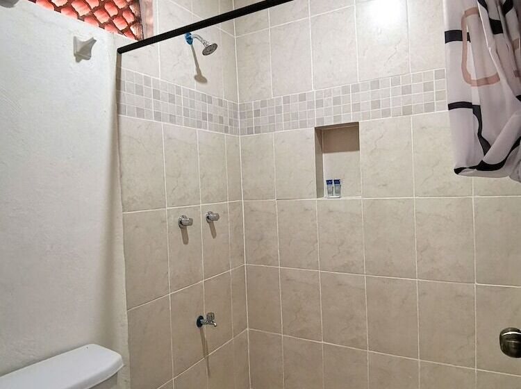 Quarto Estandar, Casa Pellegrin
