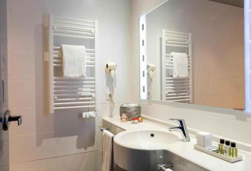 Номер Стандарт Трехместный, B&b Hotel Colmar Liberté 4 étoiles