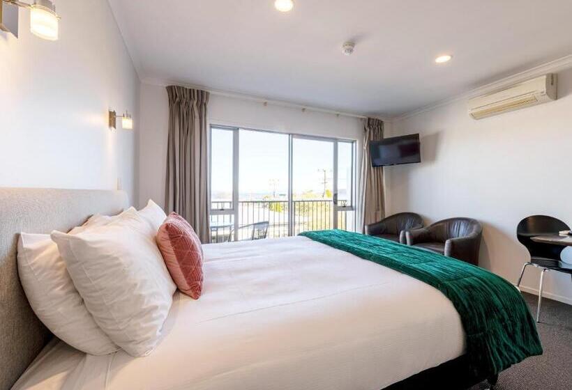 Президентский Люкс, Lake Taupo Motor Inn