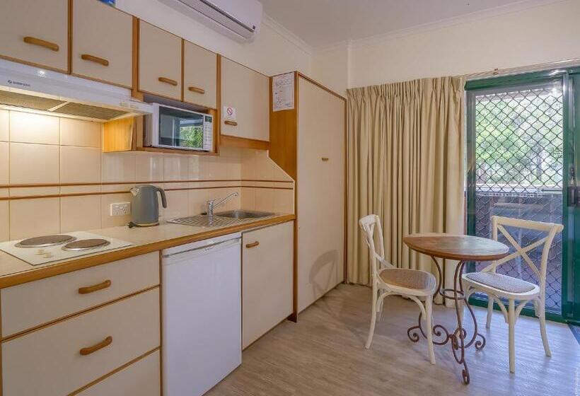 Студия Стандарт Вид на Море, Boat Harbour Studio Apartments And Villas