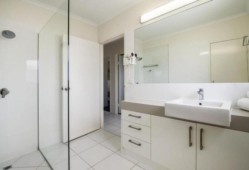 2 Bedroom Apartment with Views, Sunseeker Lodge