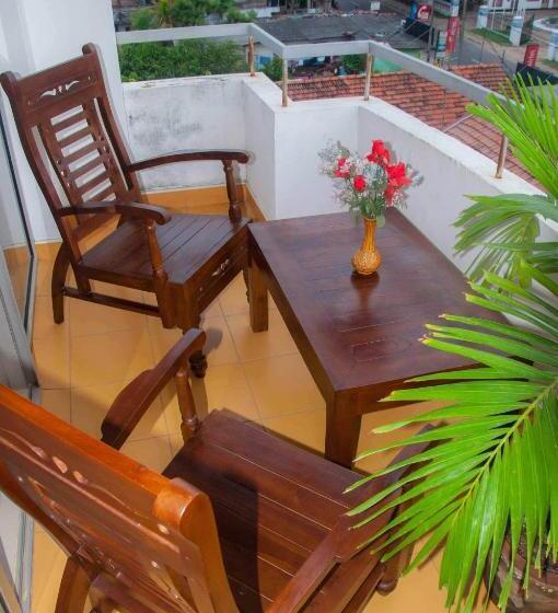 Номер Superior Вид на Море с Балконом, Marine Tourist Guest House At Negombo Beach
