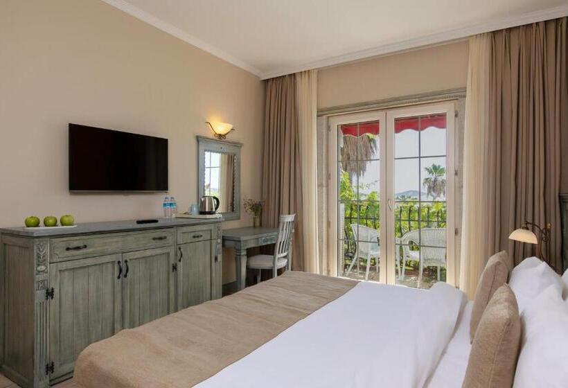 Номер Deluxe с Балконом, Alaçatı Beach Resort