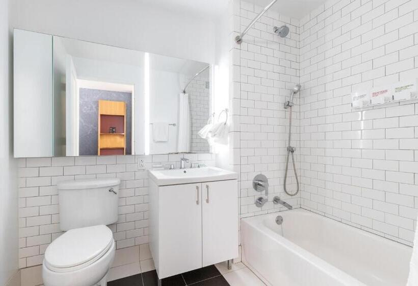 Quarto Estandar, Mint House At 70 Pine