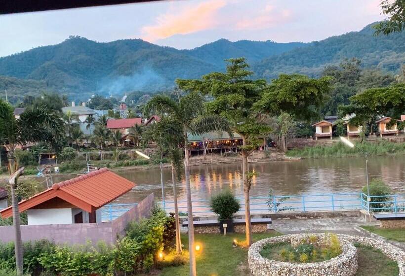 سوئیت با چشم‌انداز رودخانه, Saranya River House สรัญญาริเวอร์เฮาส์